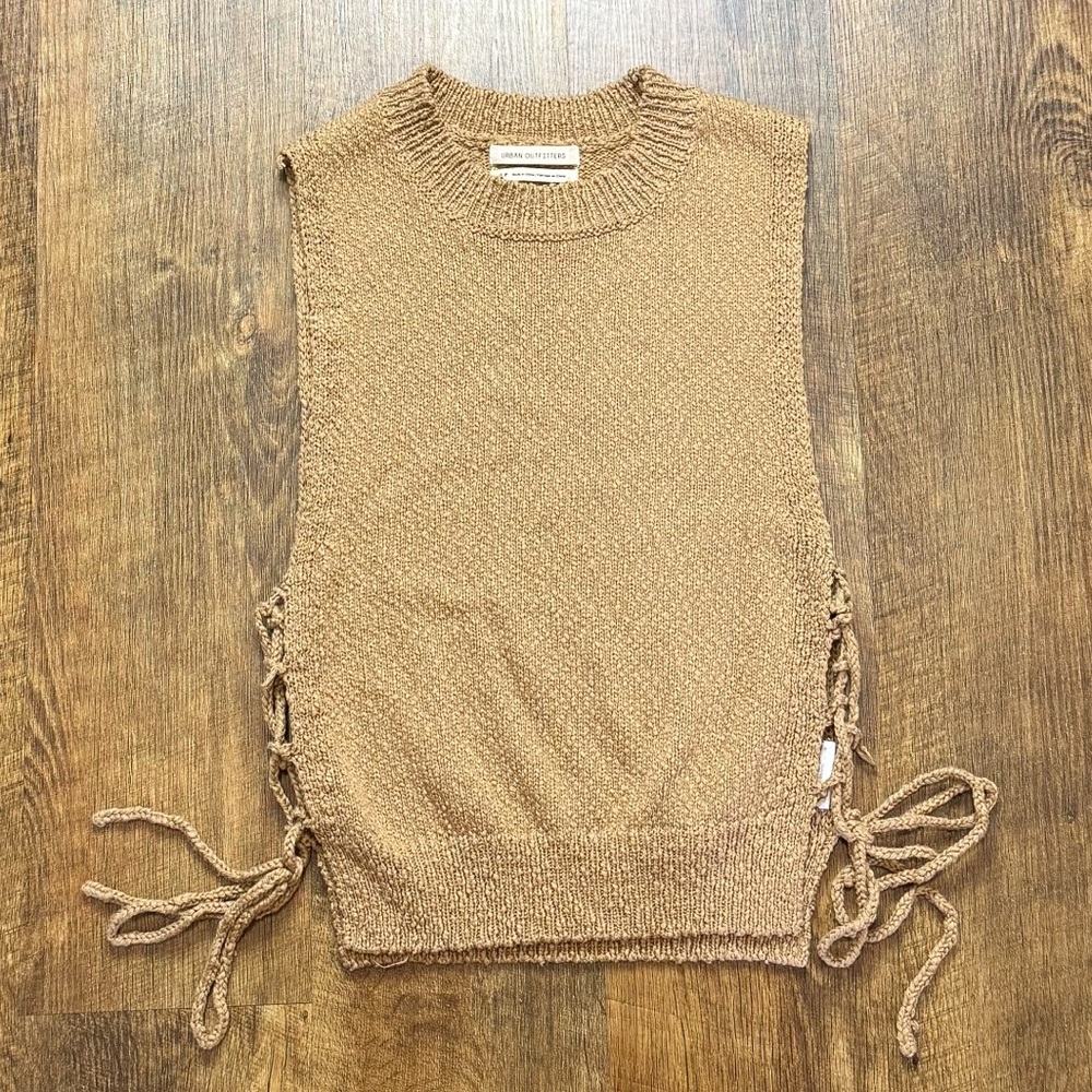 Urban Outfitters Side Tie Textured Sleeveless Top Sz Small Tan